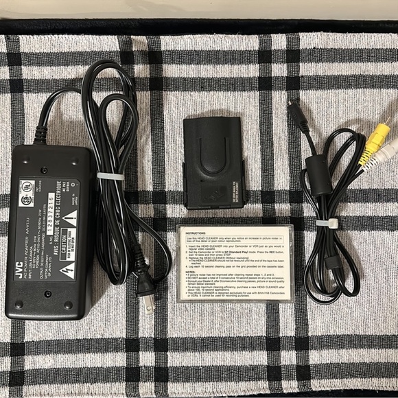 Vintage JVC Compact VHS Camcorder & Accessories - Picture 5 of 14